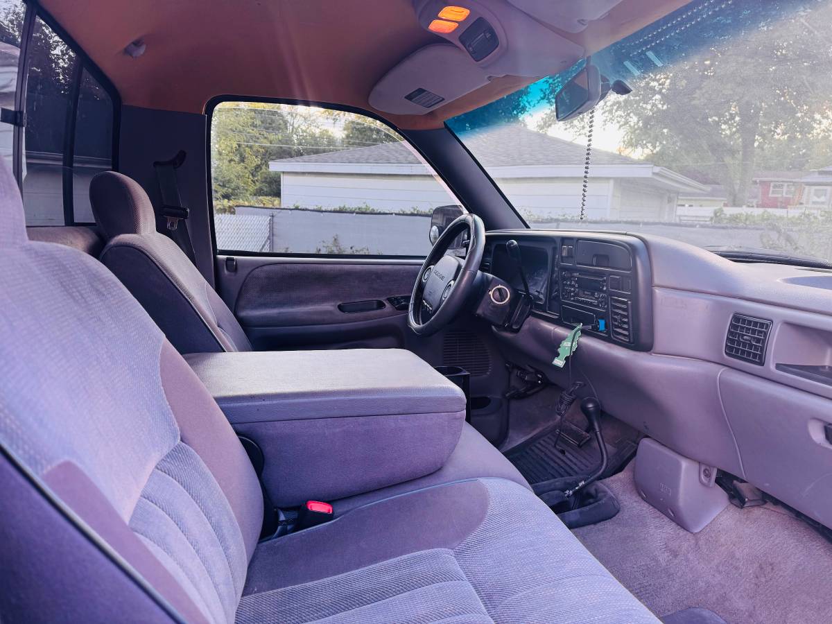 Dodge-ram-2500-1995-red-8