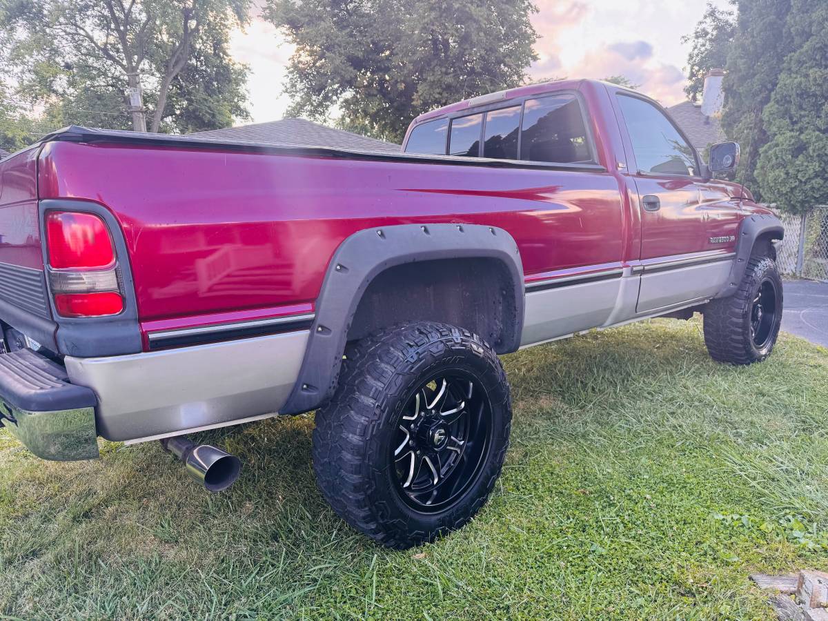 Dodge-ram-2500-1995-red-9