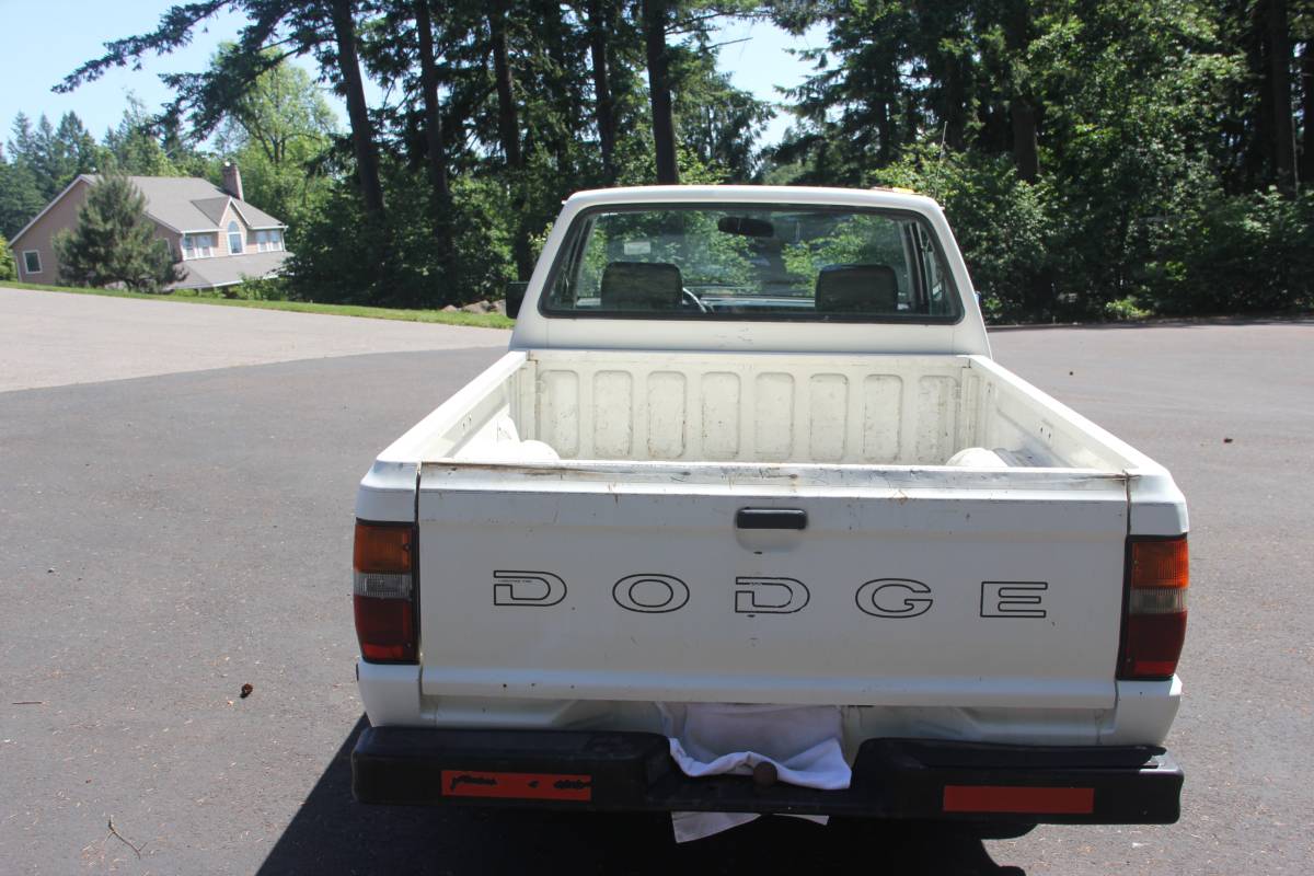 Dodge-ram-50-1991-white-3