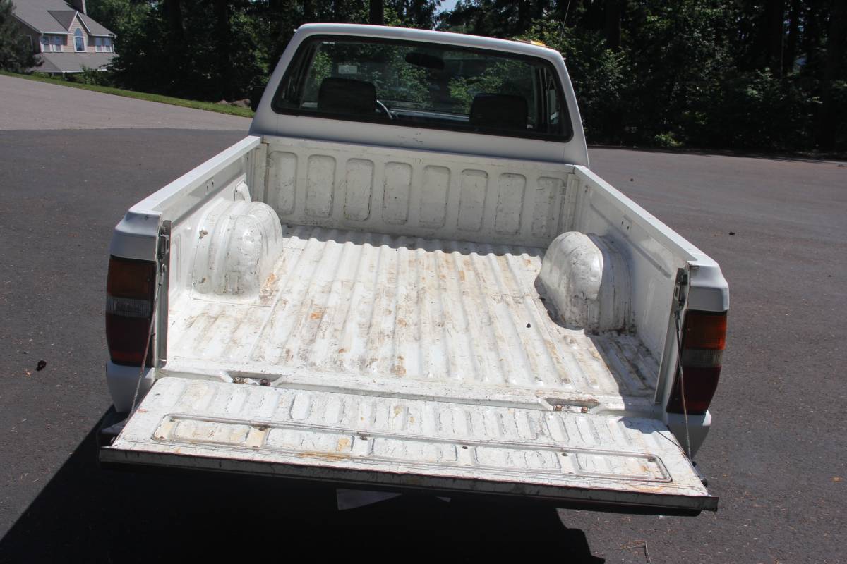 Dodge-ram-50-1991-white-4