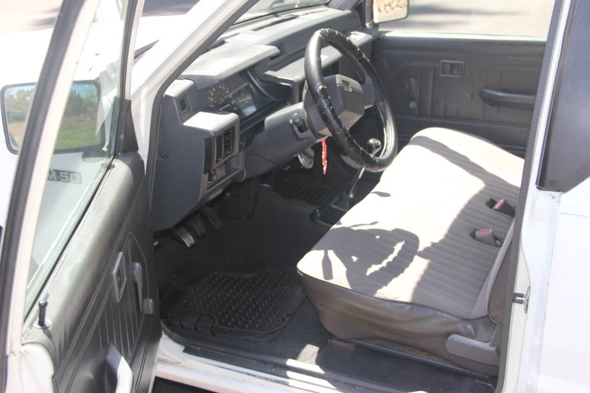 Dodge-ram-50-1991-white-6