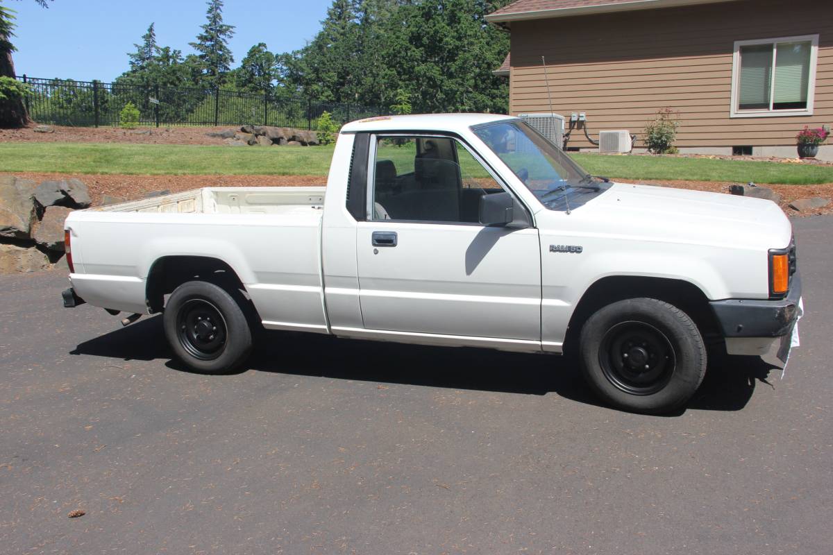 Dodge-ram-50-1991-white