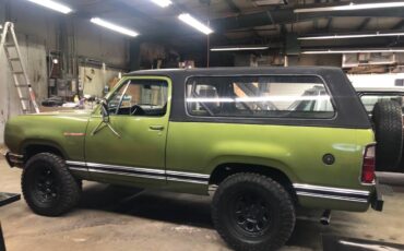 Dodge-ram-charger-1976-green-1