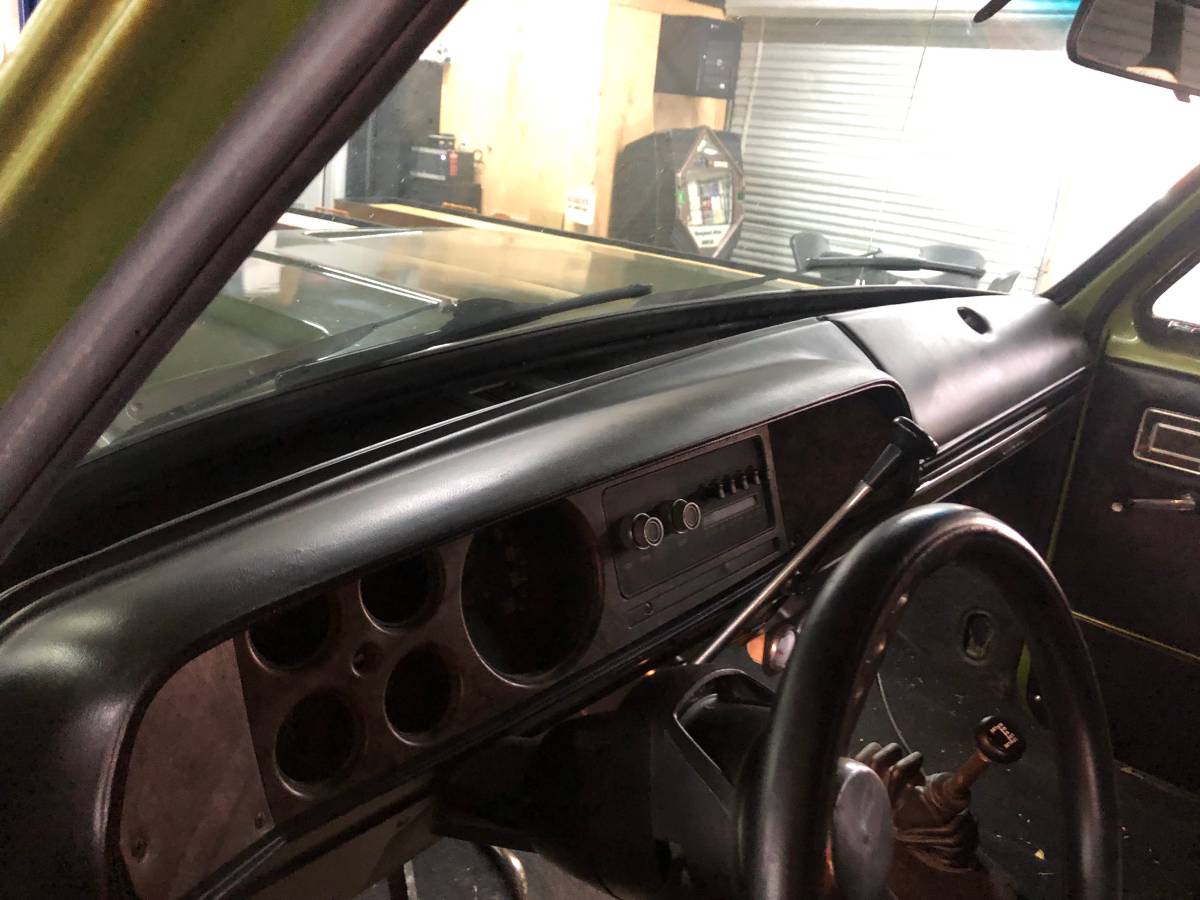 Dodge-ram-charger-1976-green-6