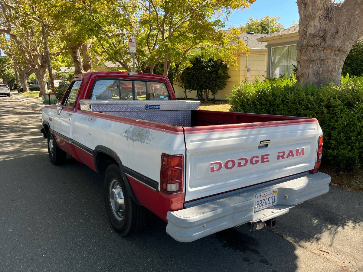 Dodge-ram-diesel-1991-red-1