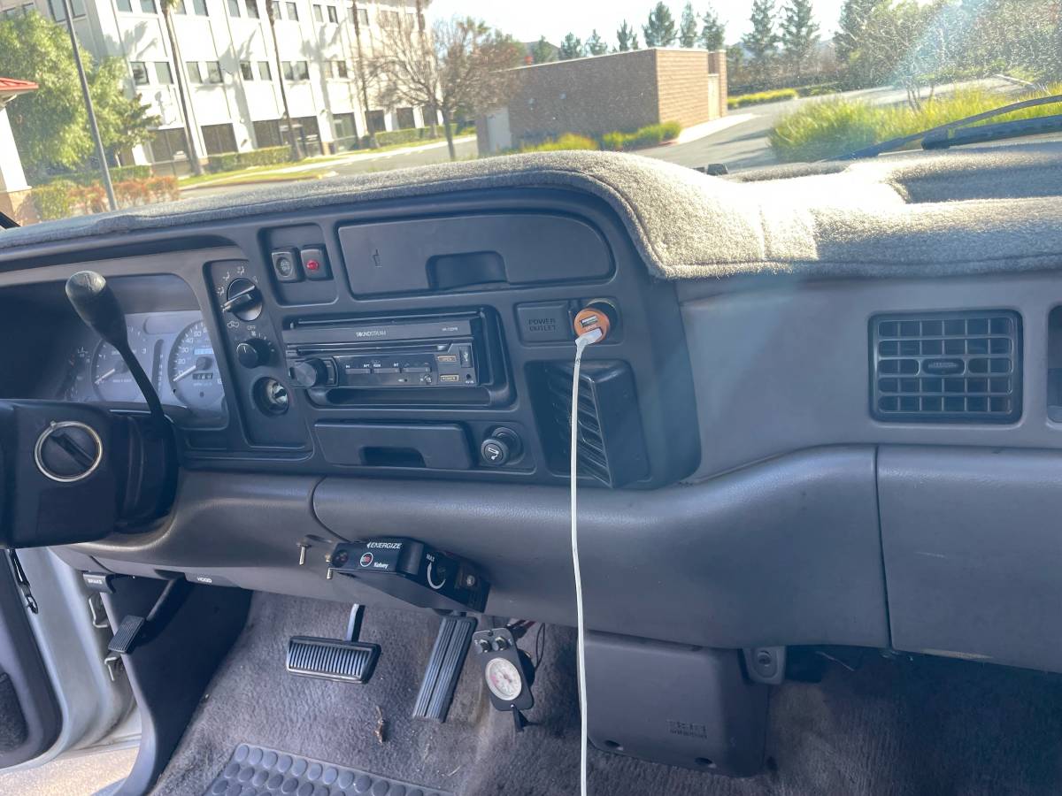 Dodge-ram-truck-diesel-1995-silver-10