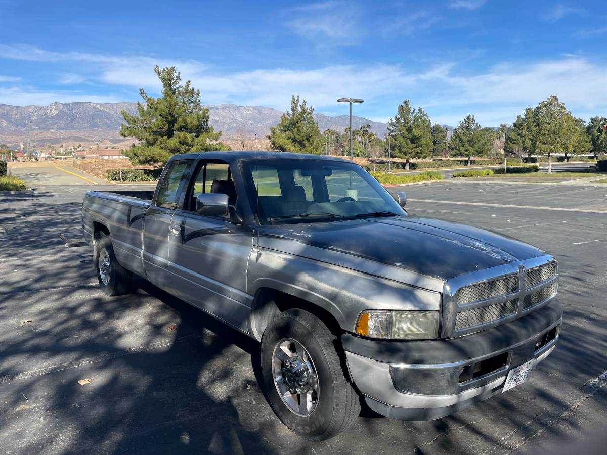 Dodge-ram-truck-diesel-1995-silver