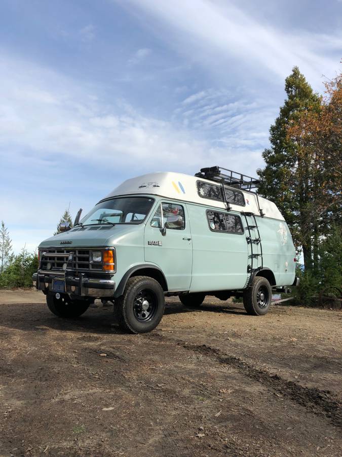 Dodge-ram-van-1986-custom-1