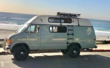 Dodge-ram-van-1986-custom-3