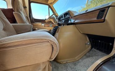Dodge-ram-van-1986-custom-6
