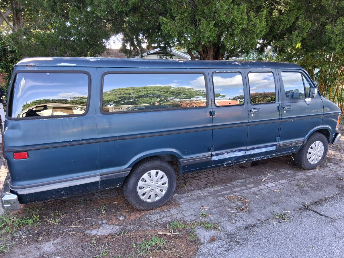 Dodge-ram-van-3500-1992-blue-2