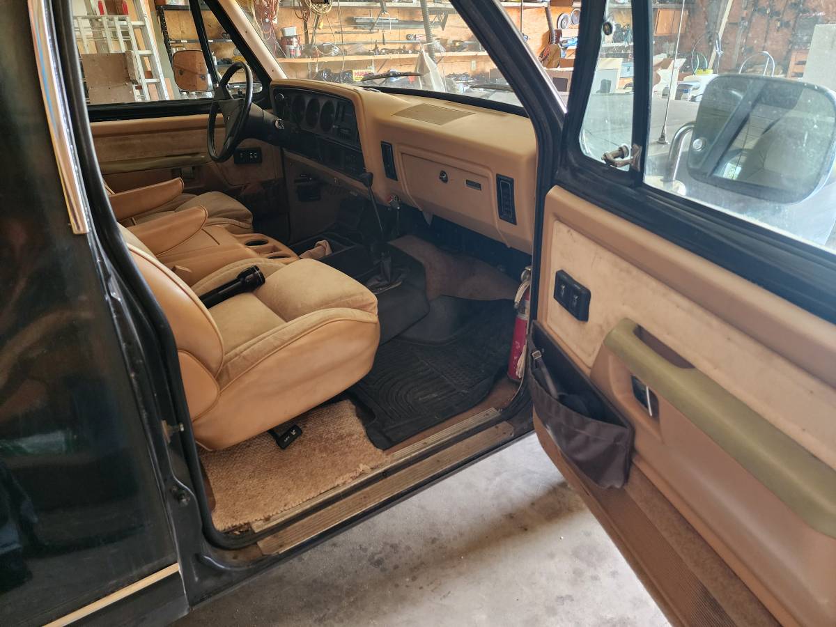 Dodge-ramcharger-12-ton-150-1989-black-7