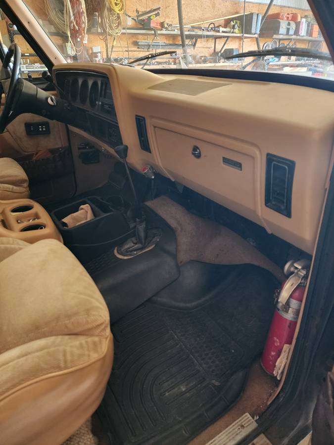 Dodge-ramcharger-12-ton-150-1989-black-9