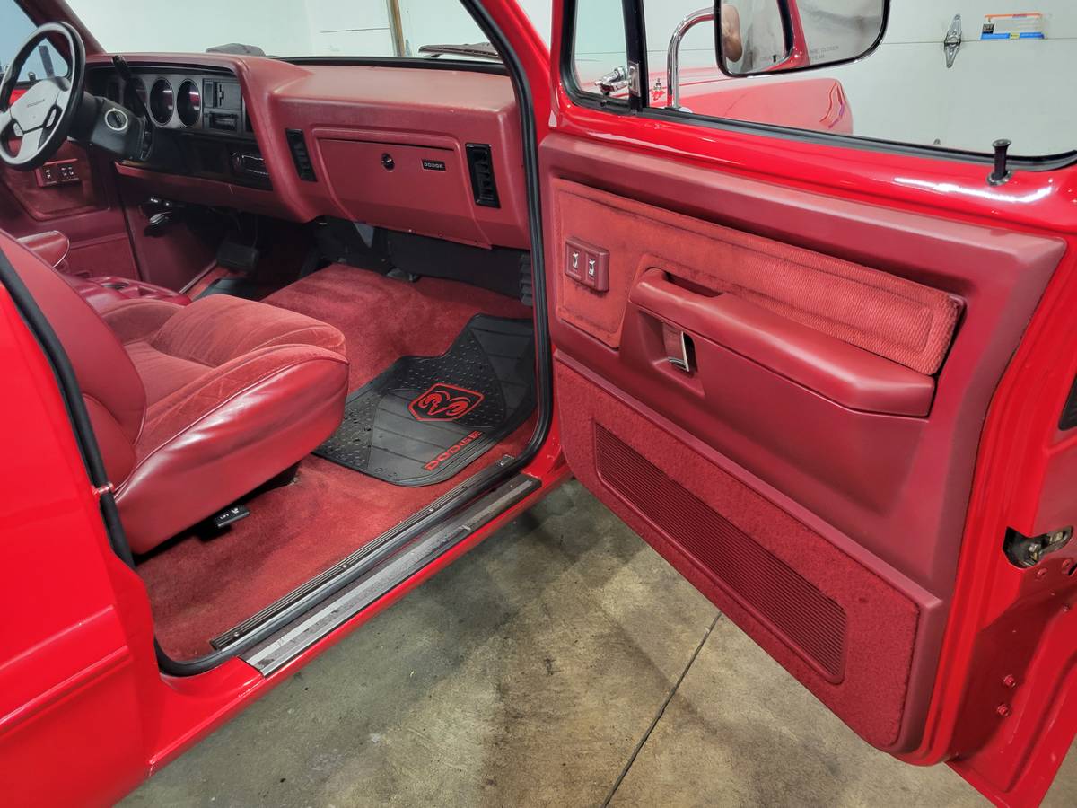 Dodge-ramcharger-1993-red-11