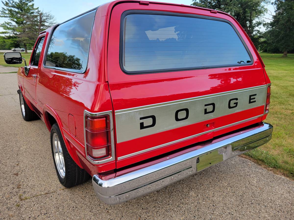 Dodge-ramcharger-1993-red-6