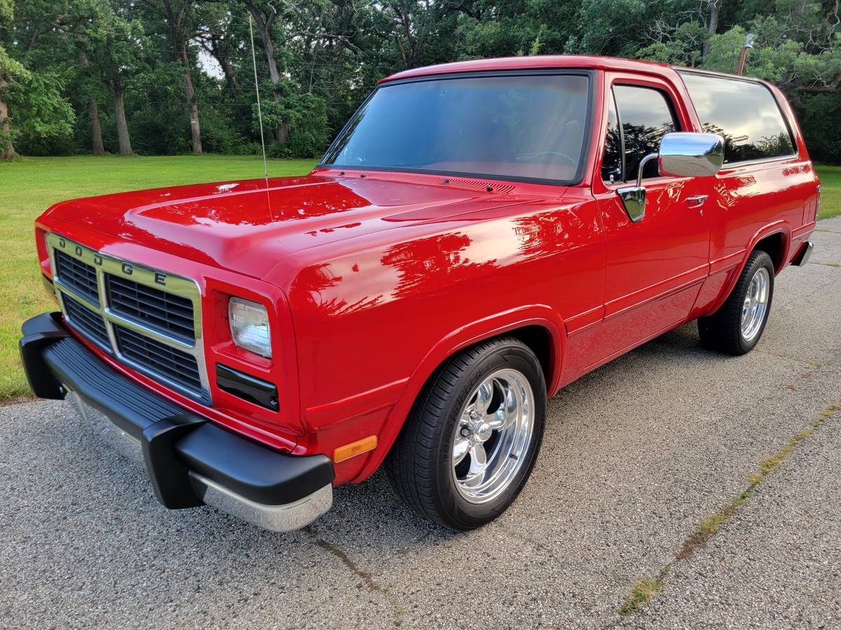 Dodge-ramcharger-1993-red-7