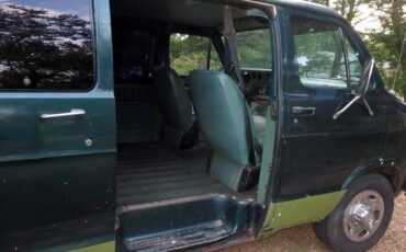 Dodge-sportsman-1980-green-4