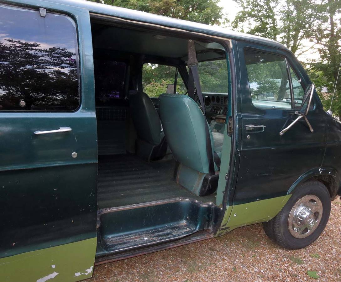 Dodge-sportsman-1980-green-4