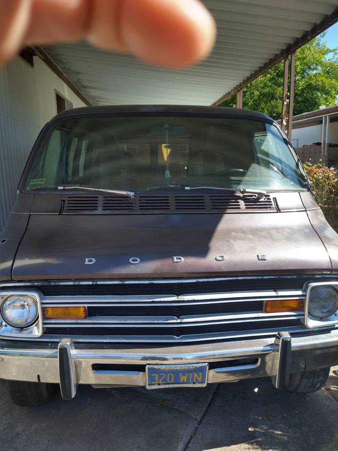 Dodge-tradesman-200-van-1978-brown-1