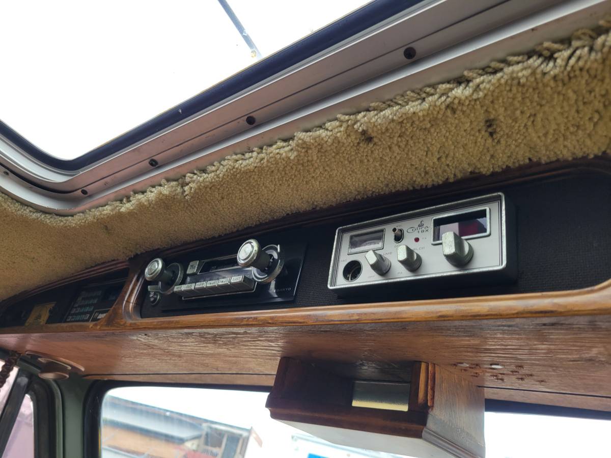 Dodge-van-1967-brown-17