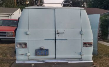Dodge-van-1974-blue-1