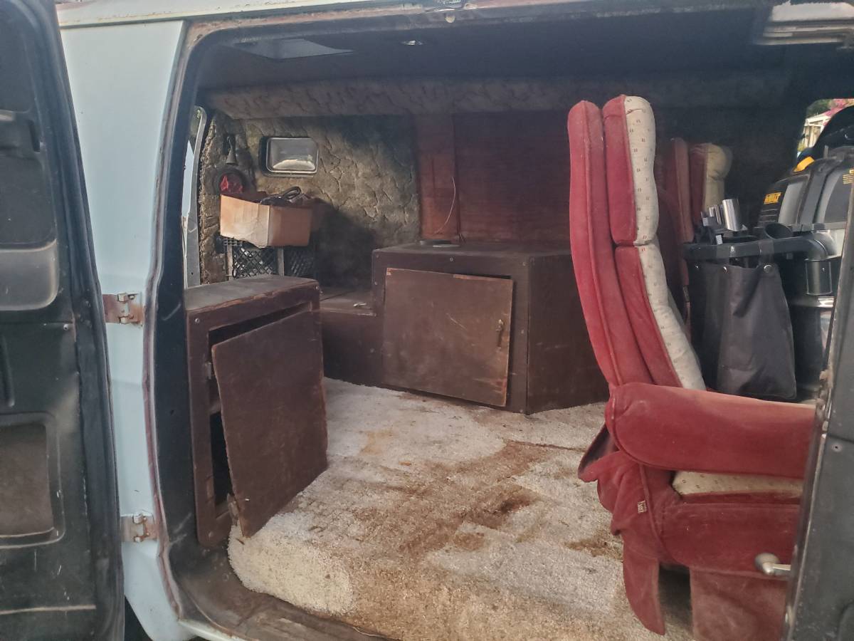 Dodge-van-1974-blue-2