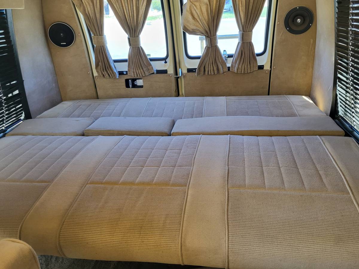 Dodge-van-ram-2500-1987-12