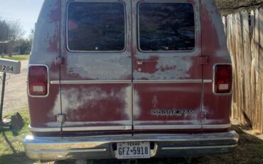Dodge-van-rmw-1987-red-1
