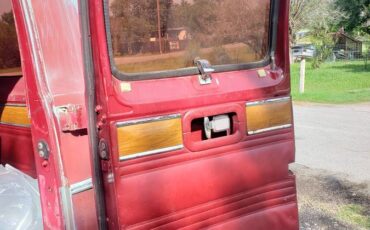 Dodge-van-rmw-1987-red-9