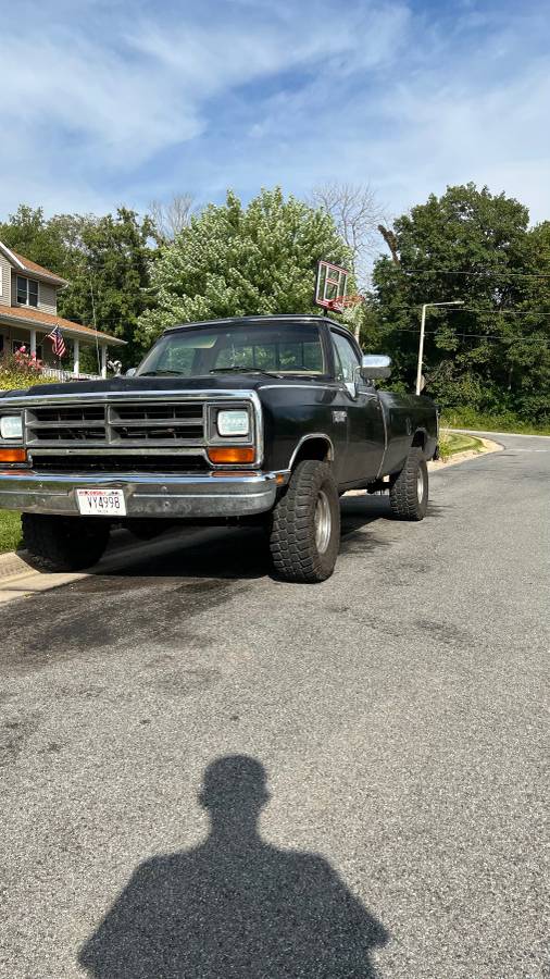 Dodge-w150-1983-black-1