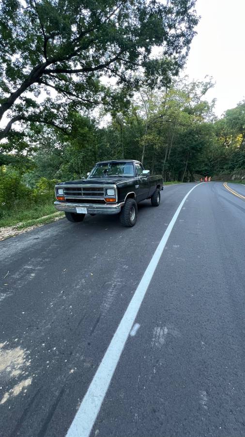 Dodge-w150-1983-black-13