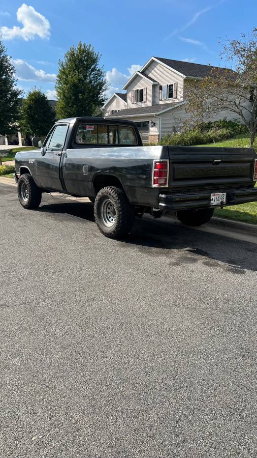 Dodge-w150-1983-black-2