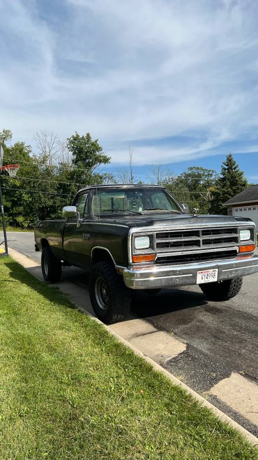 Dodge-w150-1983-black-3