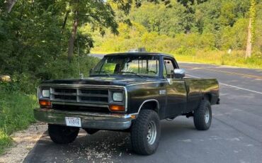 Dodge-w150-1983-black