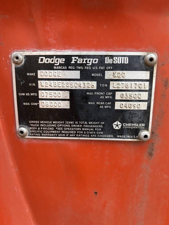 Dodge-w200-power-wagon-1972-11