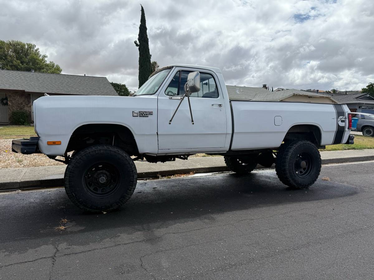 Dodge-w250-diesel-1989-white-1