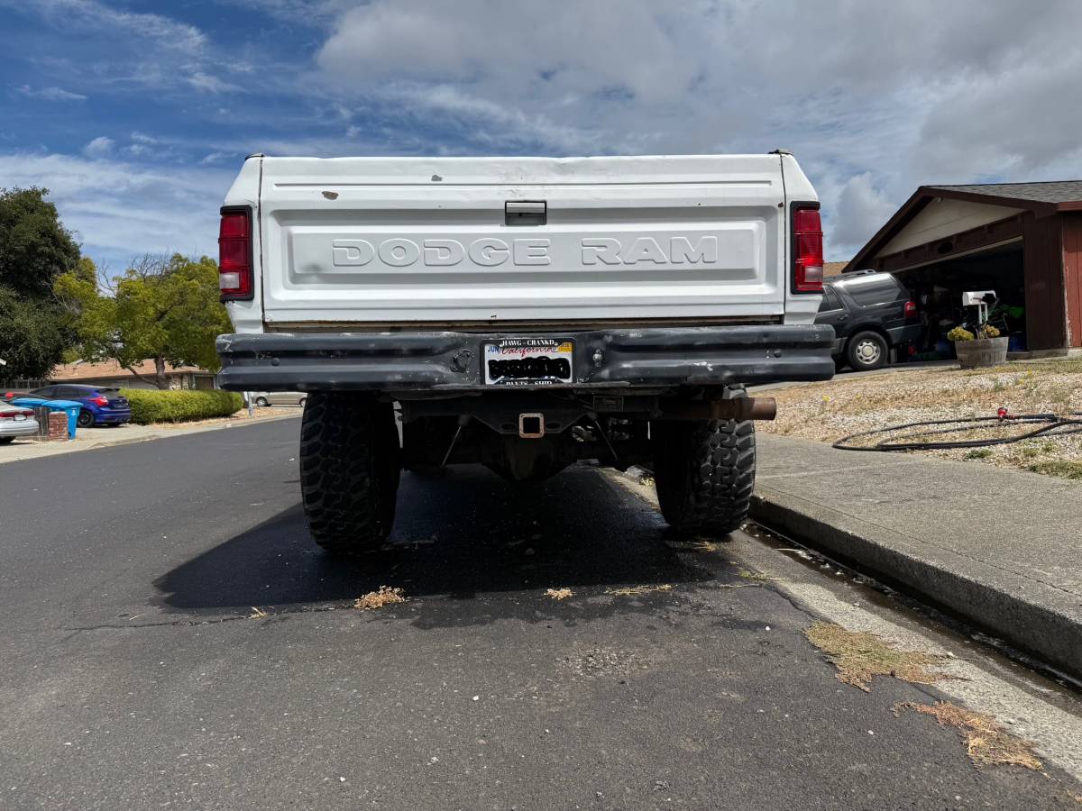 Dodge-w250-diesel-1989-white-10
