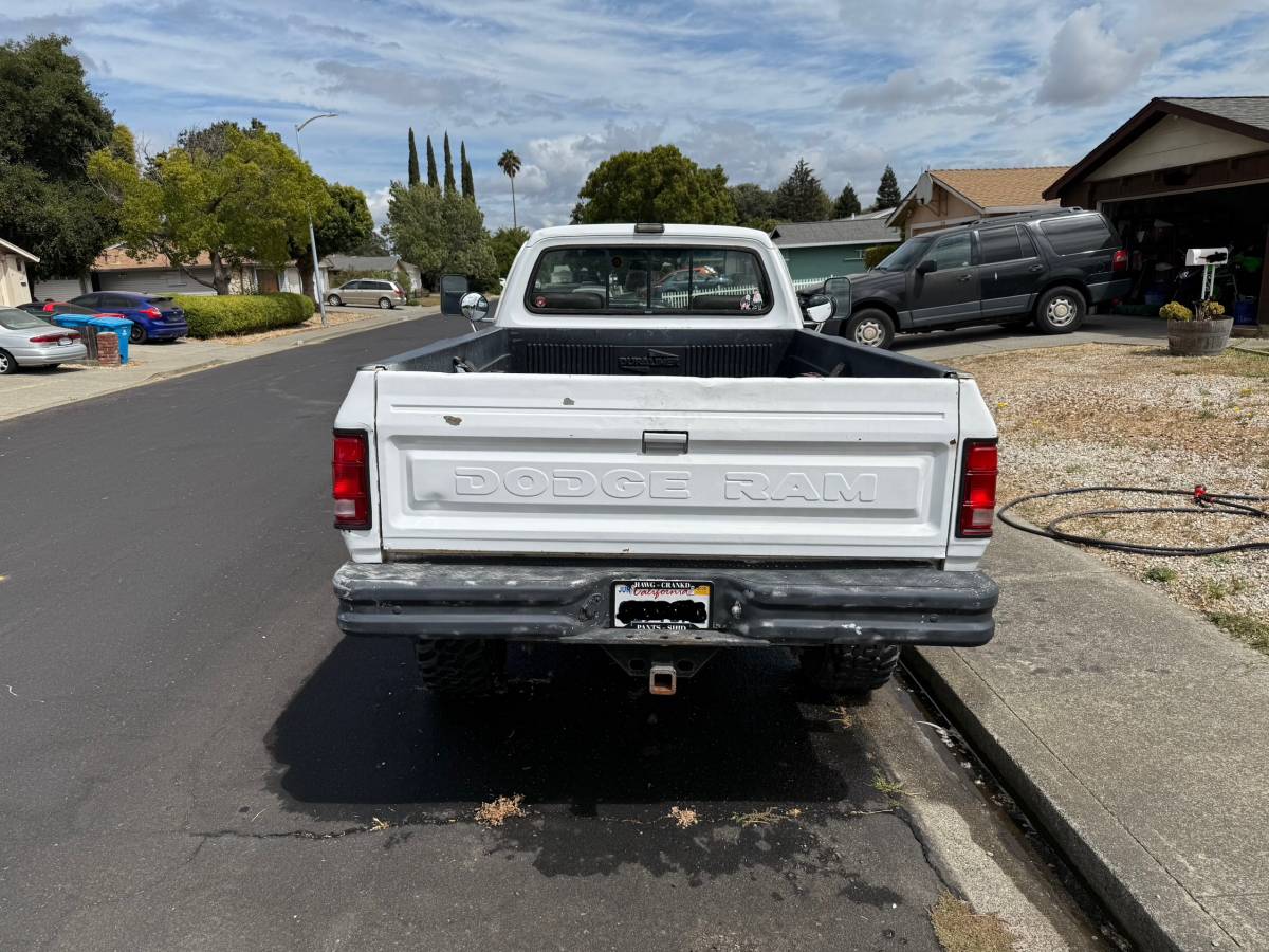 Dodge-w250-diesel-1989-white-16