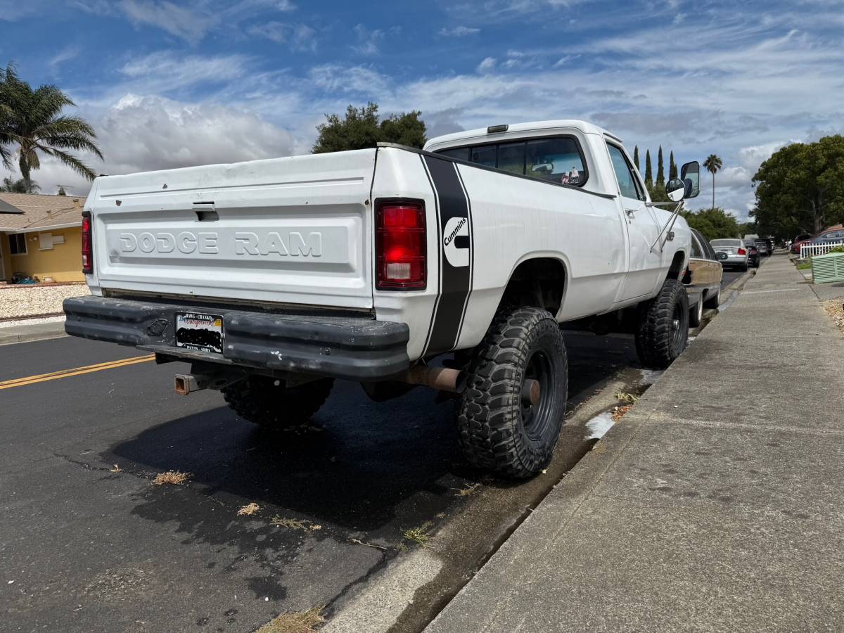 Dodge-w250-diesel-1989-white-4