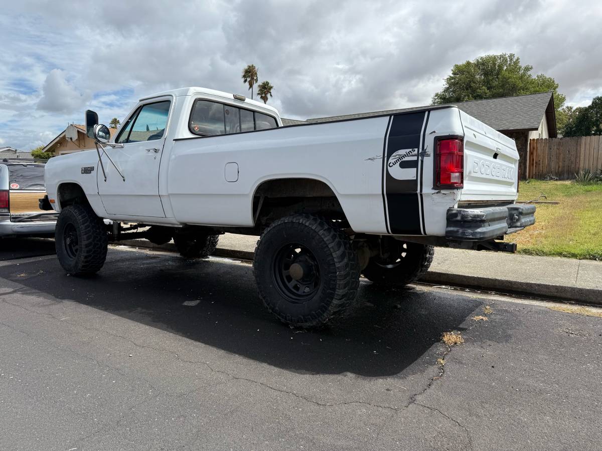 Dodge-w250-diesel-1989-white-7