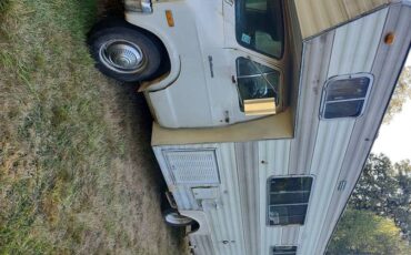 Dodge.-rv-1973-white-1