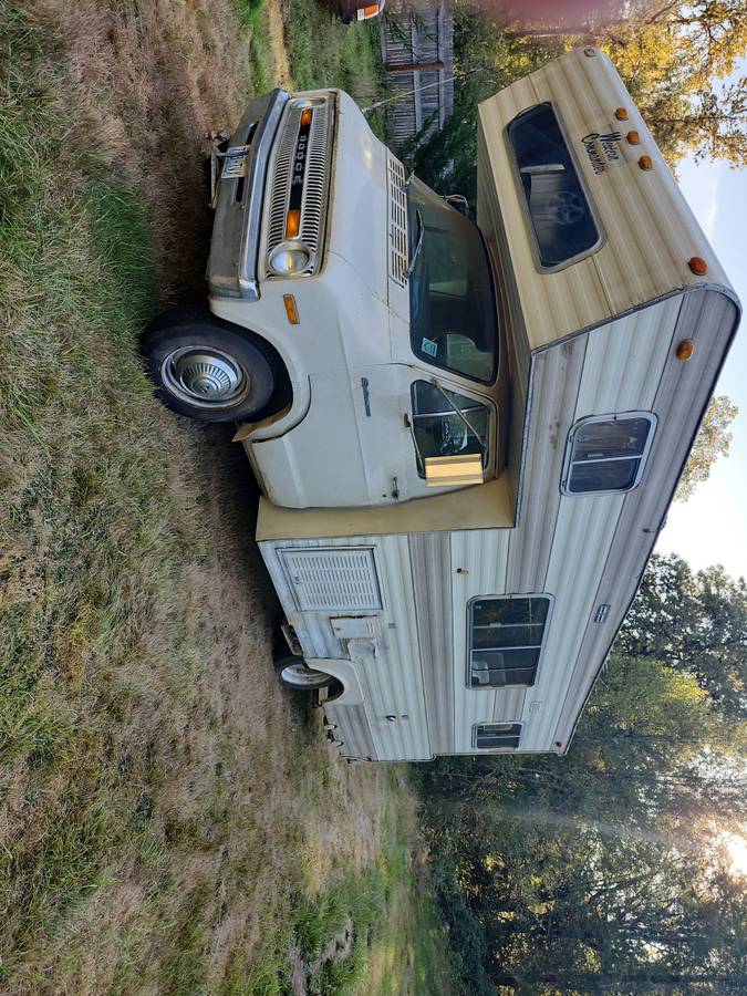 Dodge.-rv-1973-white