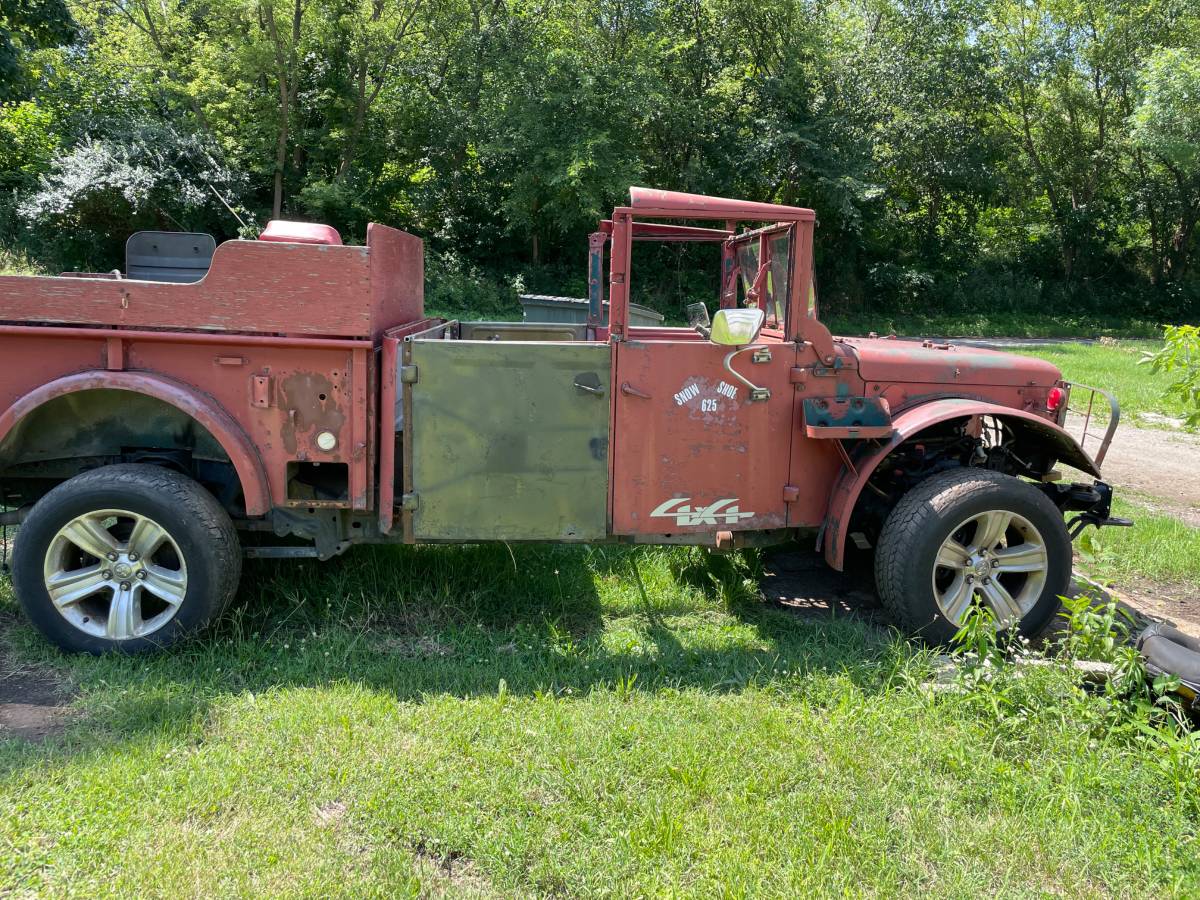 Doge-m37-1960-custom-9
