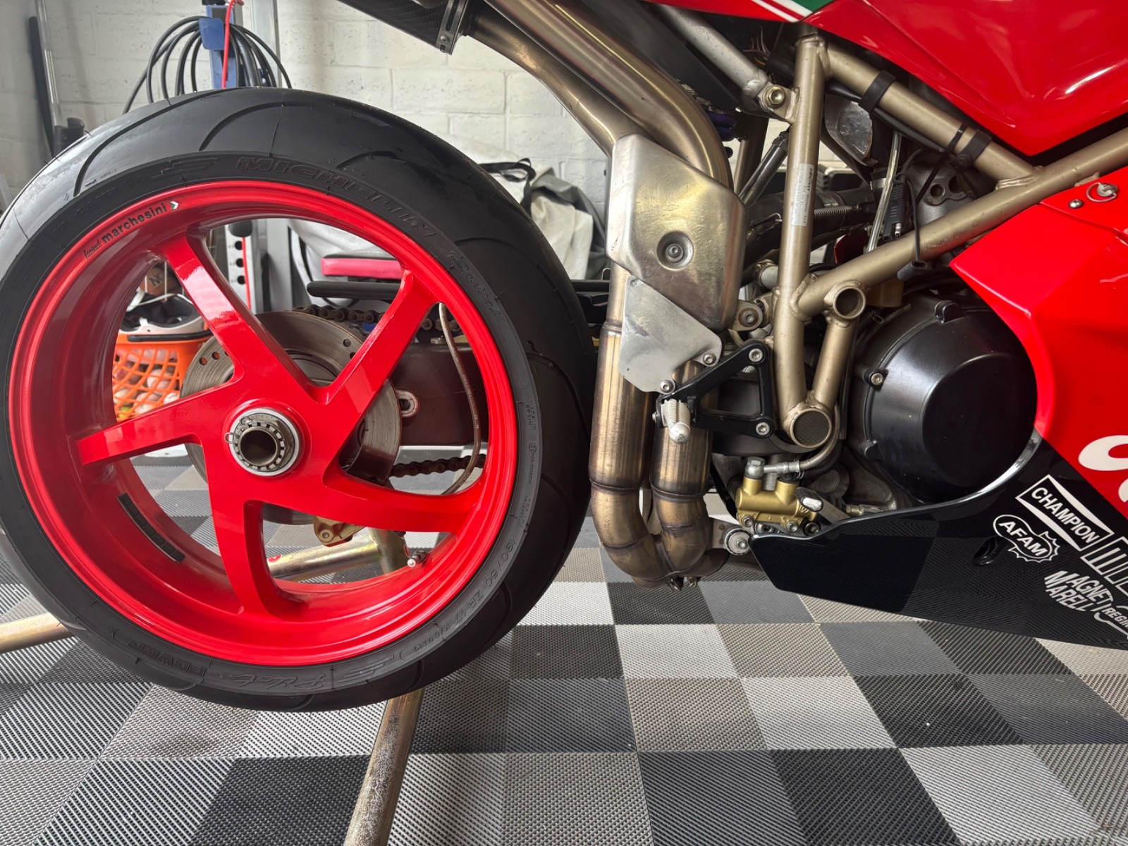 Ducati-Superbike-1995-11