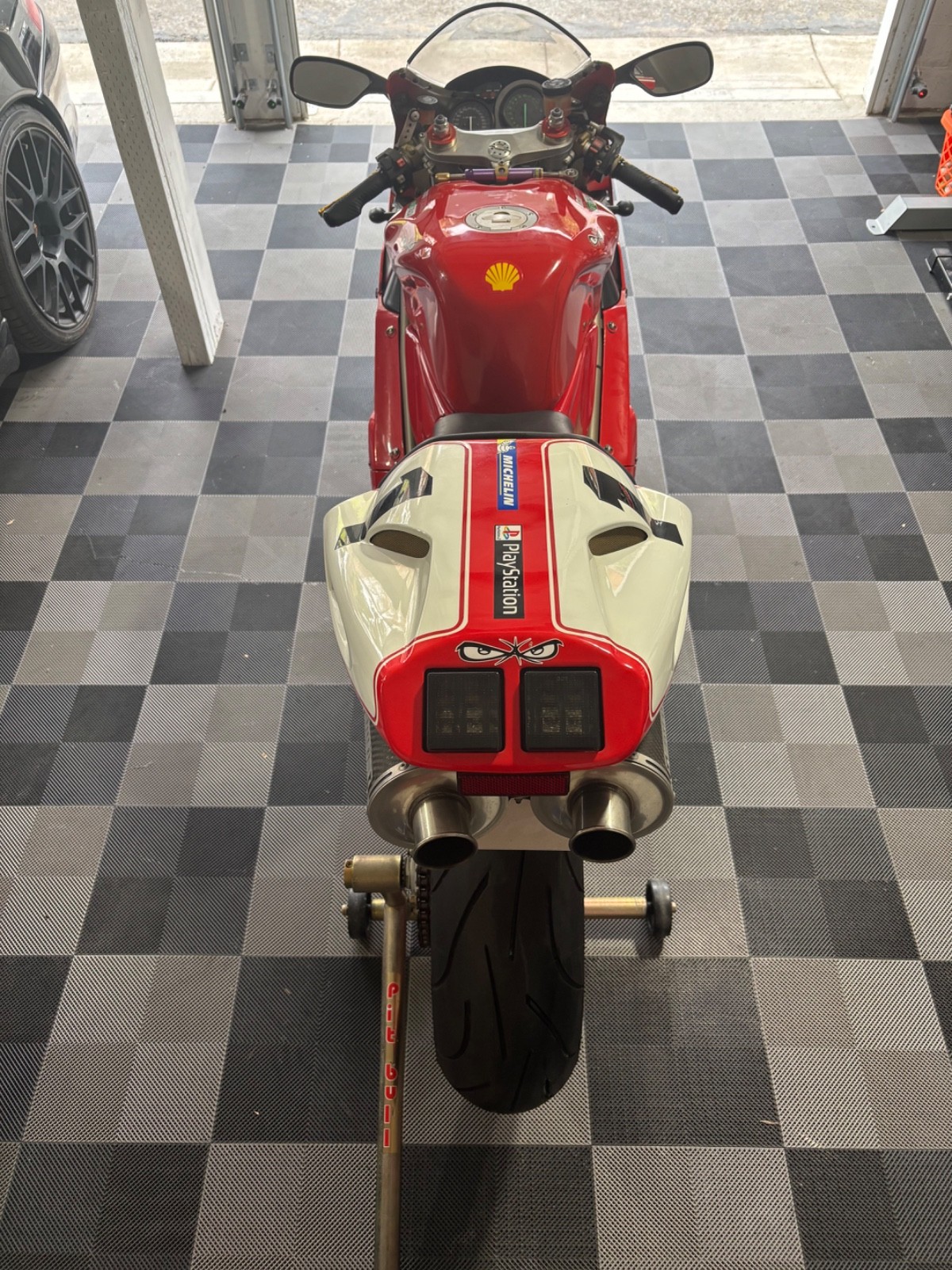 Ducati-Superbike-1995-3