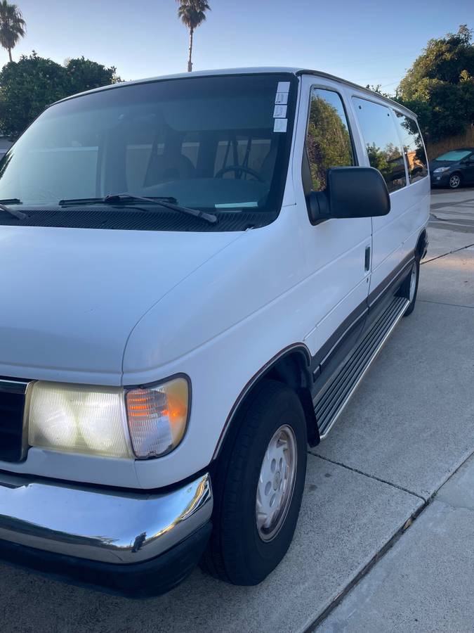 E150-chateau-with-bench-seatbed-1994-white-1