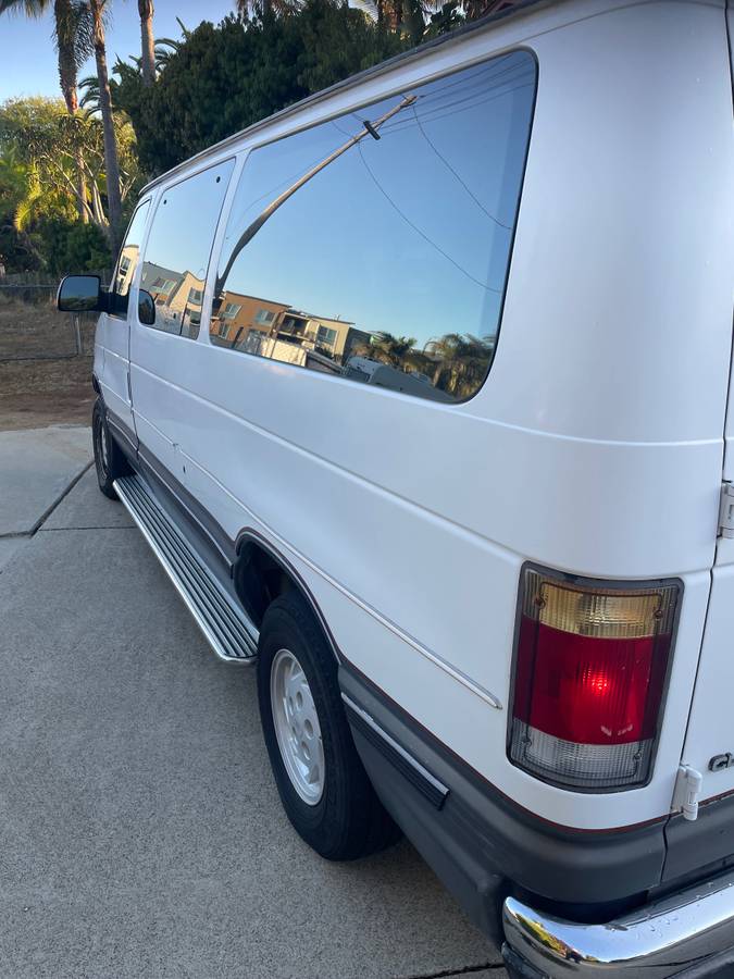 E150-chateau-with-bench-seatbed-1994-white-2