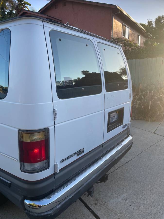 E150-chateau-with-bench-seatbed-1994-white-3