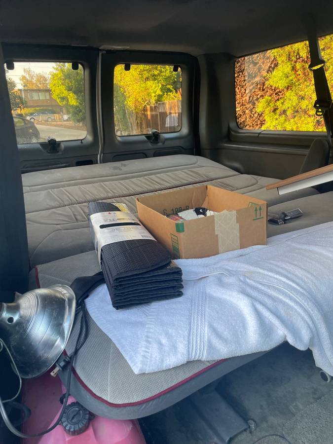 E150-chateau-with-bench-seatbed-1994-white-6