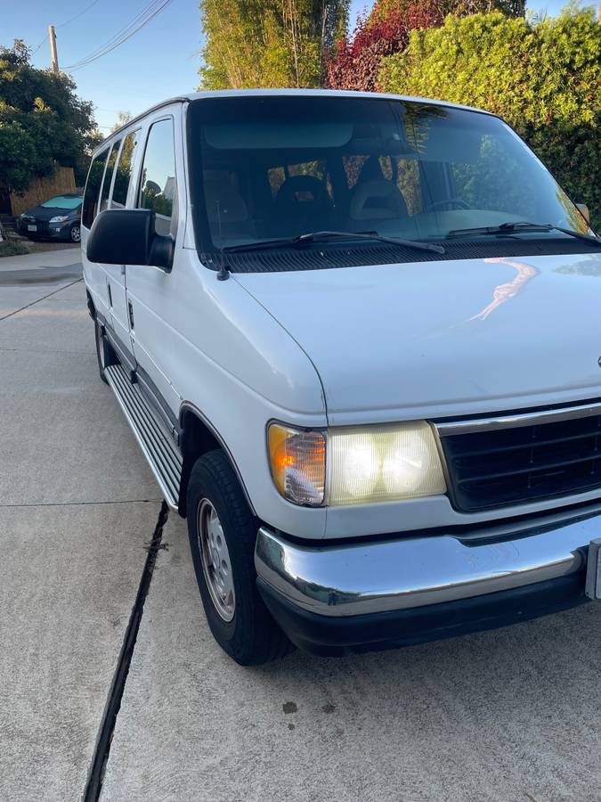 E150-chateau-with-bench-seatbed-1994-white